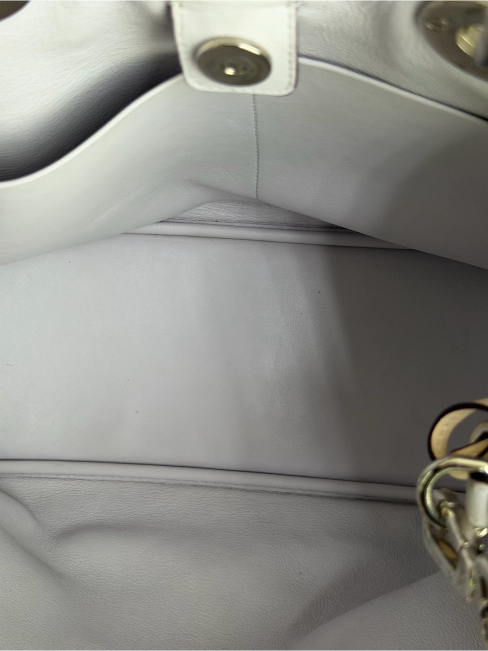 Christian Dior Diorissimo Large Tri-Color Calfskin Leather Tote - Picture 10 of 17